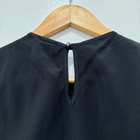 CHANEL BLACK SILK SLEEVELESS PLEATED BOW BLOUSE - Picture 7 of 10